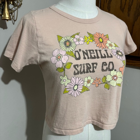 O'Neill Tops - Pink Floral Graphic Cropped Tee Shirt Size Large O'Neill Surf Co.